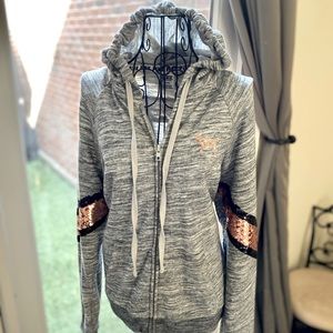 Victoria Secret’s PINK hoodie - Medium